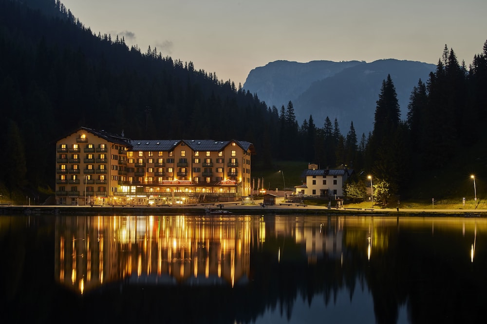 GRAND HOTEL MISURINA 6/87