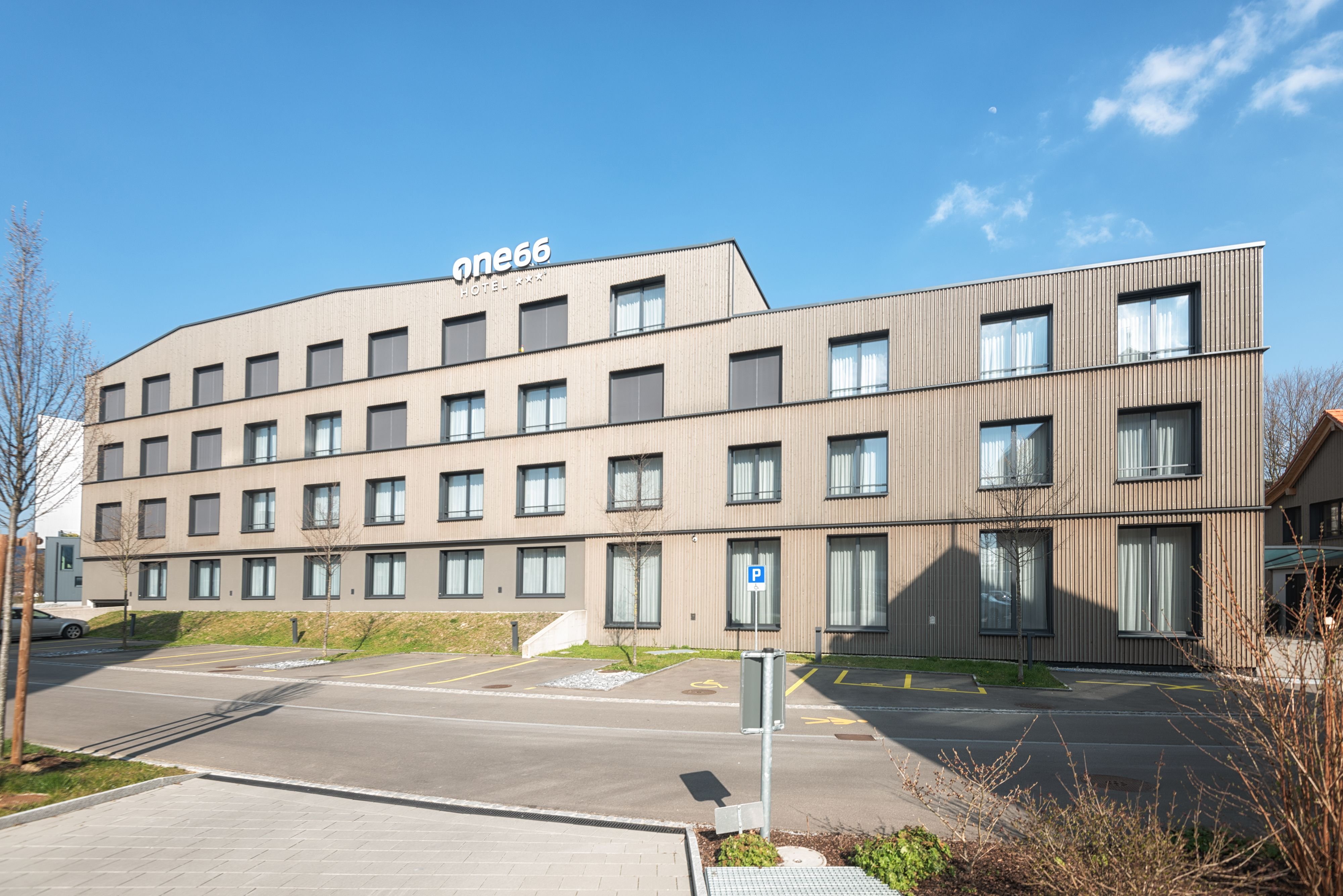 Hotel one66 2/6