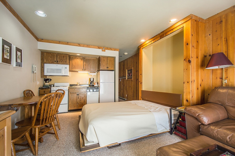 Lodge At Mountain Village 12/77