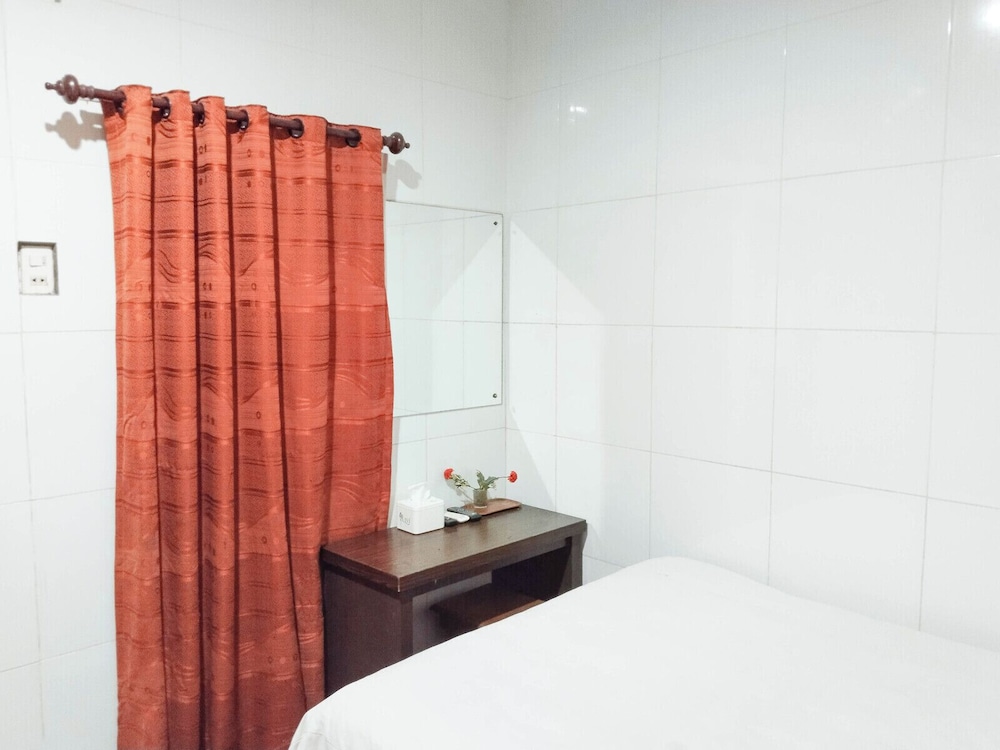 Hotel O Medan Near Gajah Mada formerly Hotel Labuhan Raya 42/61