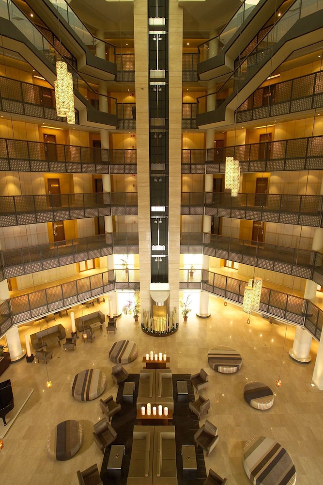 Radisson Blu Dhaka Water Garden 52/83