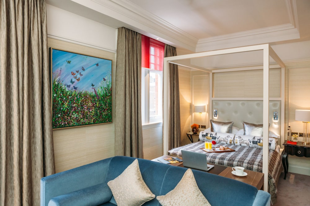 No 11 Cadogan Gardens Hotel 27/82