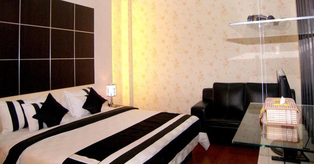Hotel Harmony In Pontianak 7/62