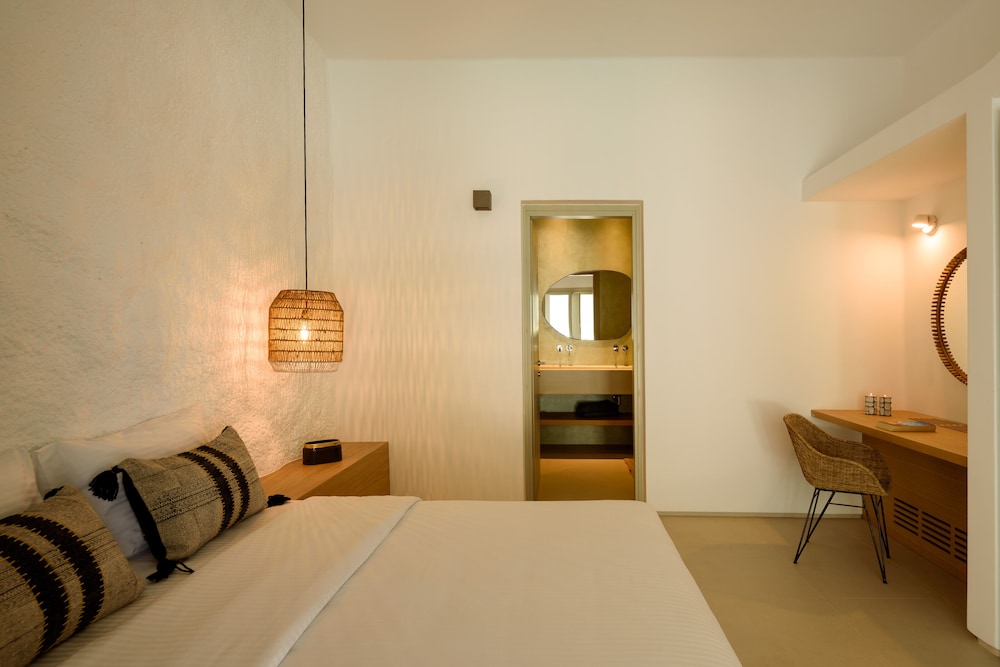 2 Bedrooms, Senior, Suite, 2 King Beds, Sea View, Sofa, Private Pool