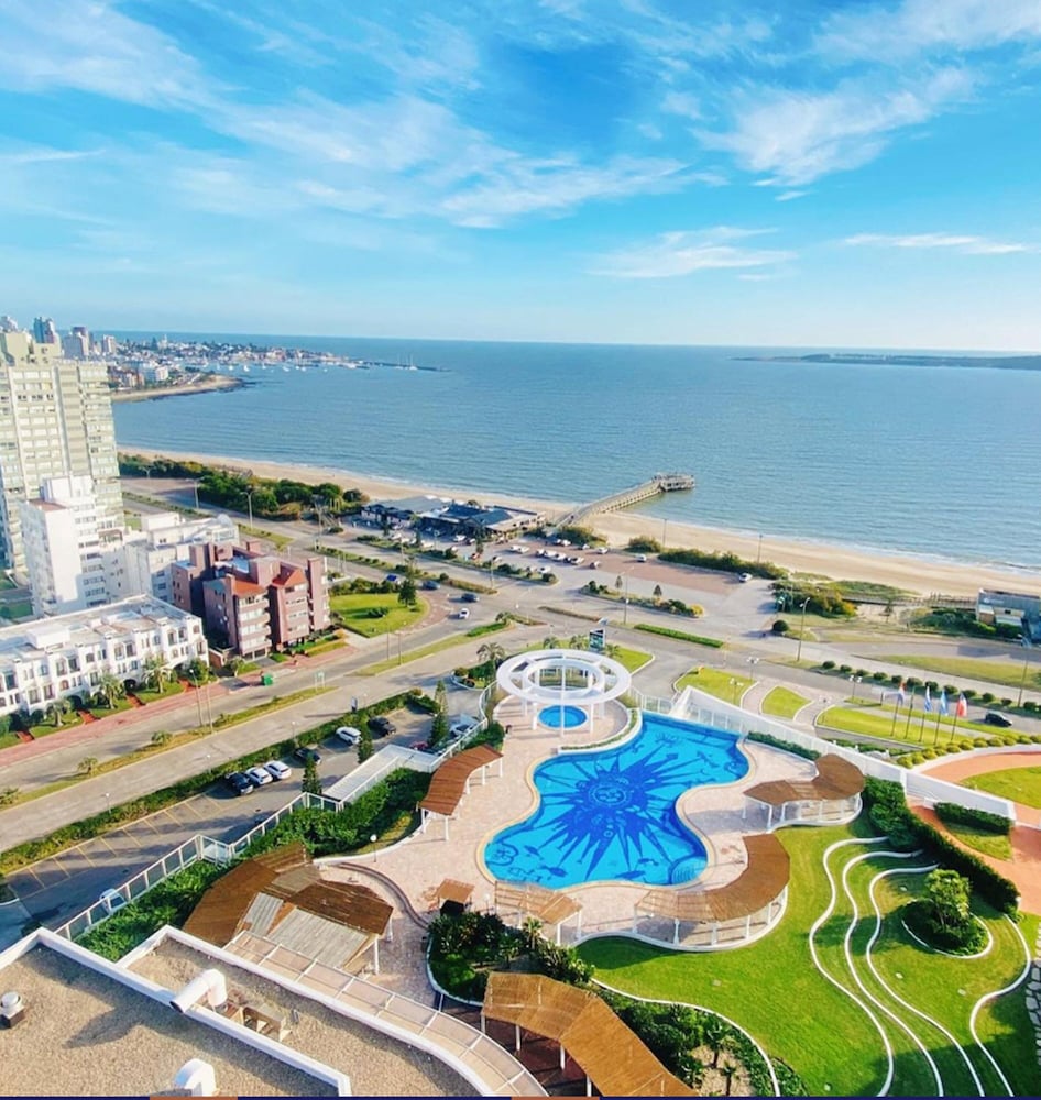 Enjoy Punta del Este 74/77