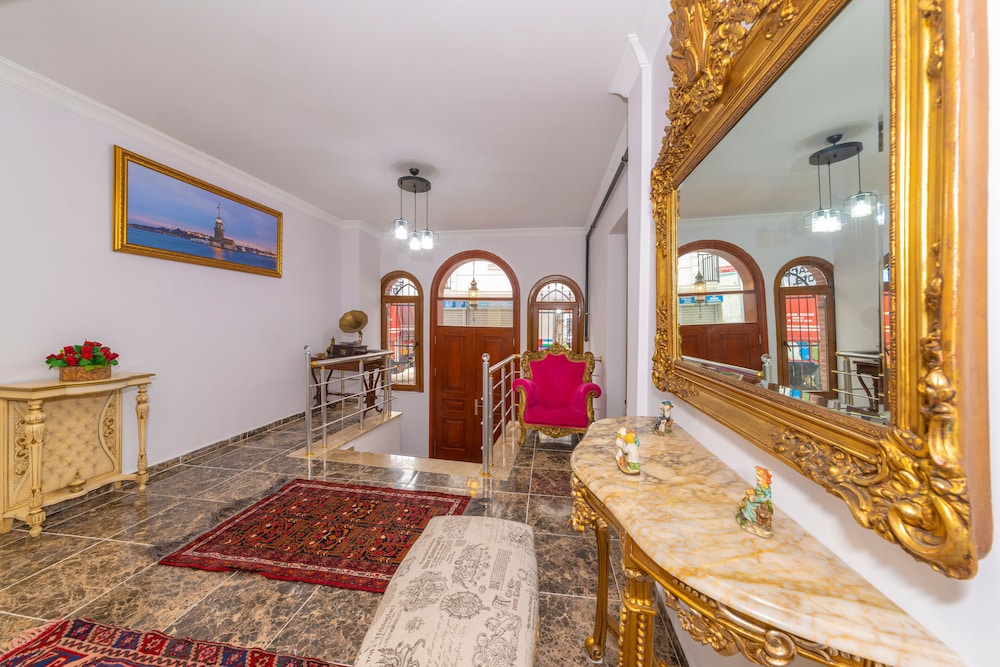 Saint George Boutique House 13/66