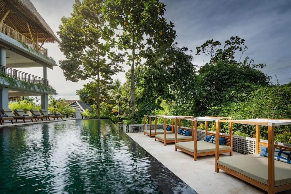 Dinara Ubud 47/51
