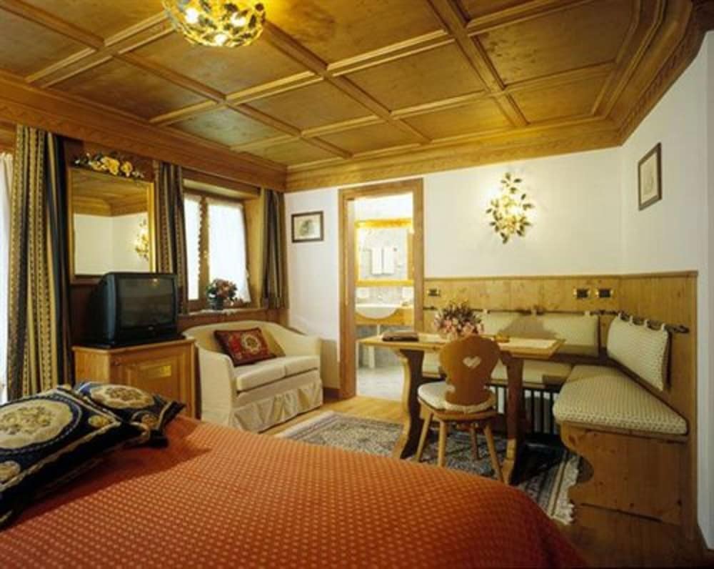 Hotel Columbia 42/68