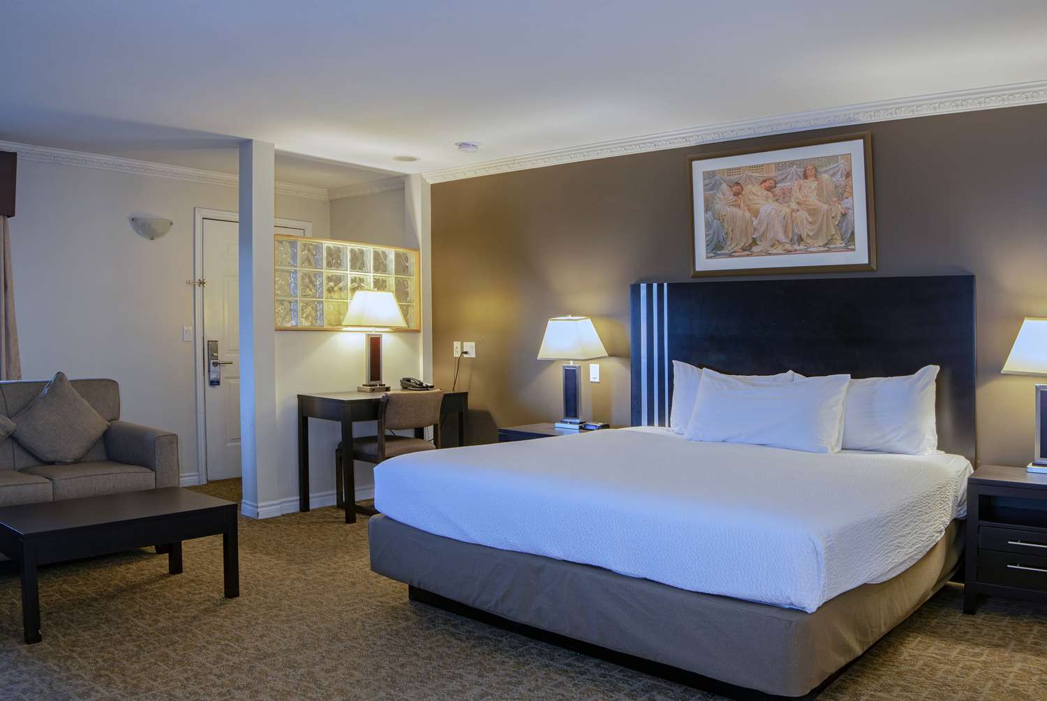 Travelodge By Wyndham Kamloops Mountview 16/69