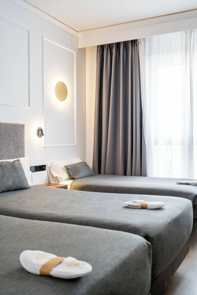 Hotel Conqueridor Ex Medium 16/72
