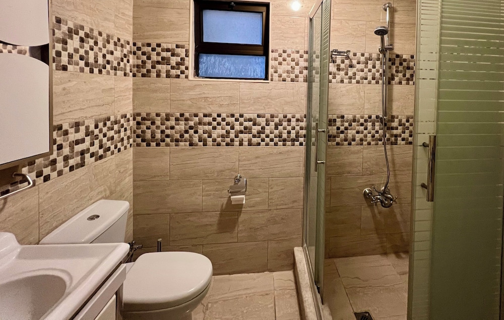 Maswada Plaza Hotel 49/50