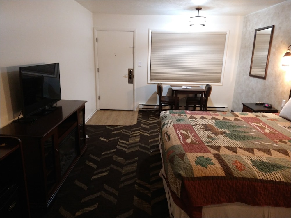 High Desert Inn 9/52
