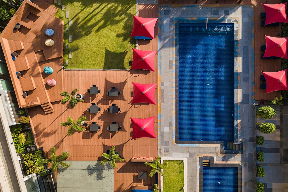 Dusit Thani Manila 11/72