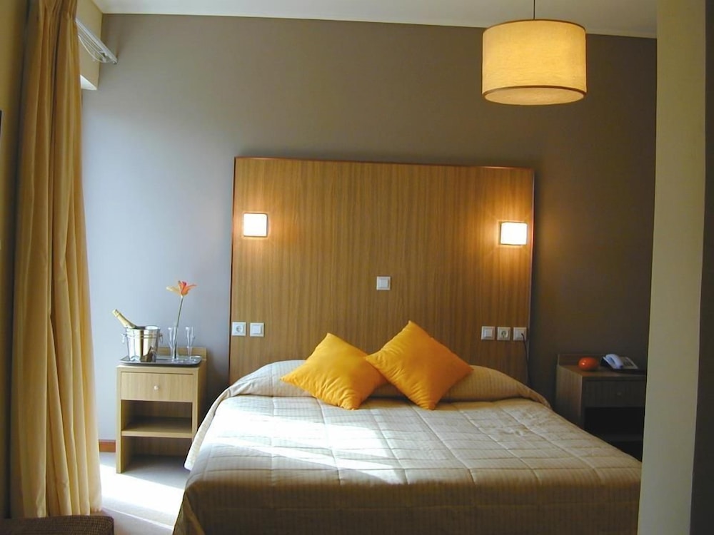 Myrto Hotel 64/90