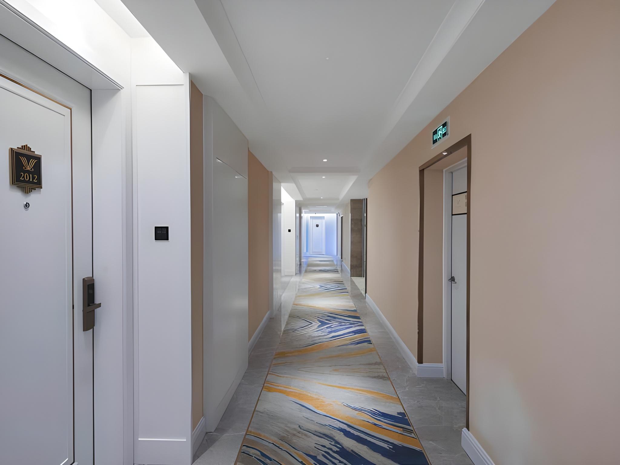 Daye Vienna International Hotel (Huangshi Daye Center High-speed Railway Station) 38/58