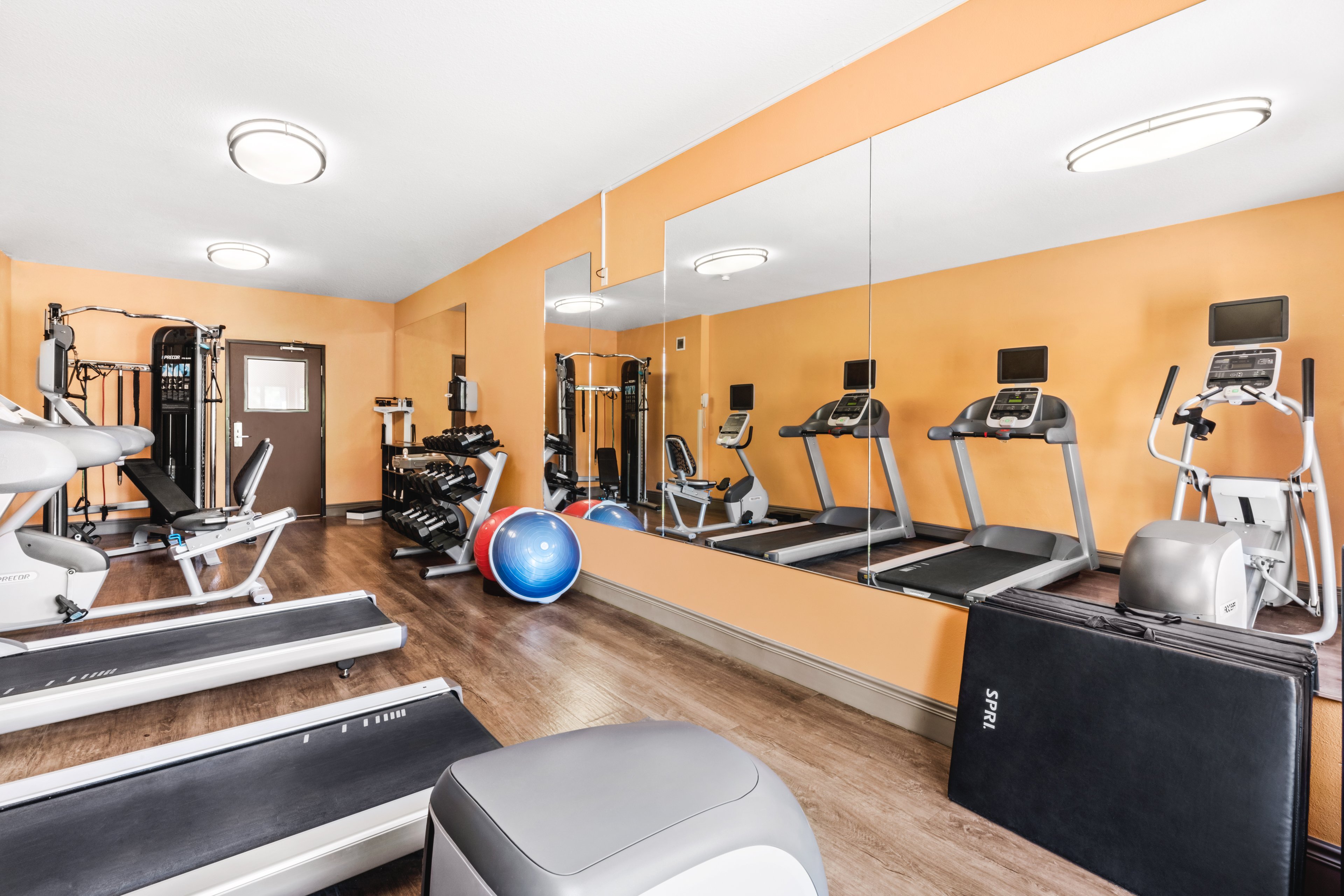 Holiday Inn Express Portland Se-Clackamas Area 33/50