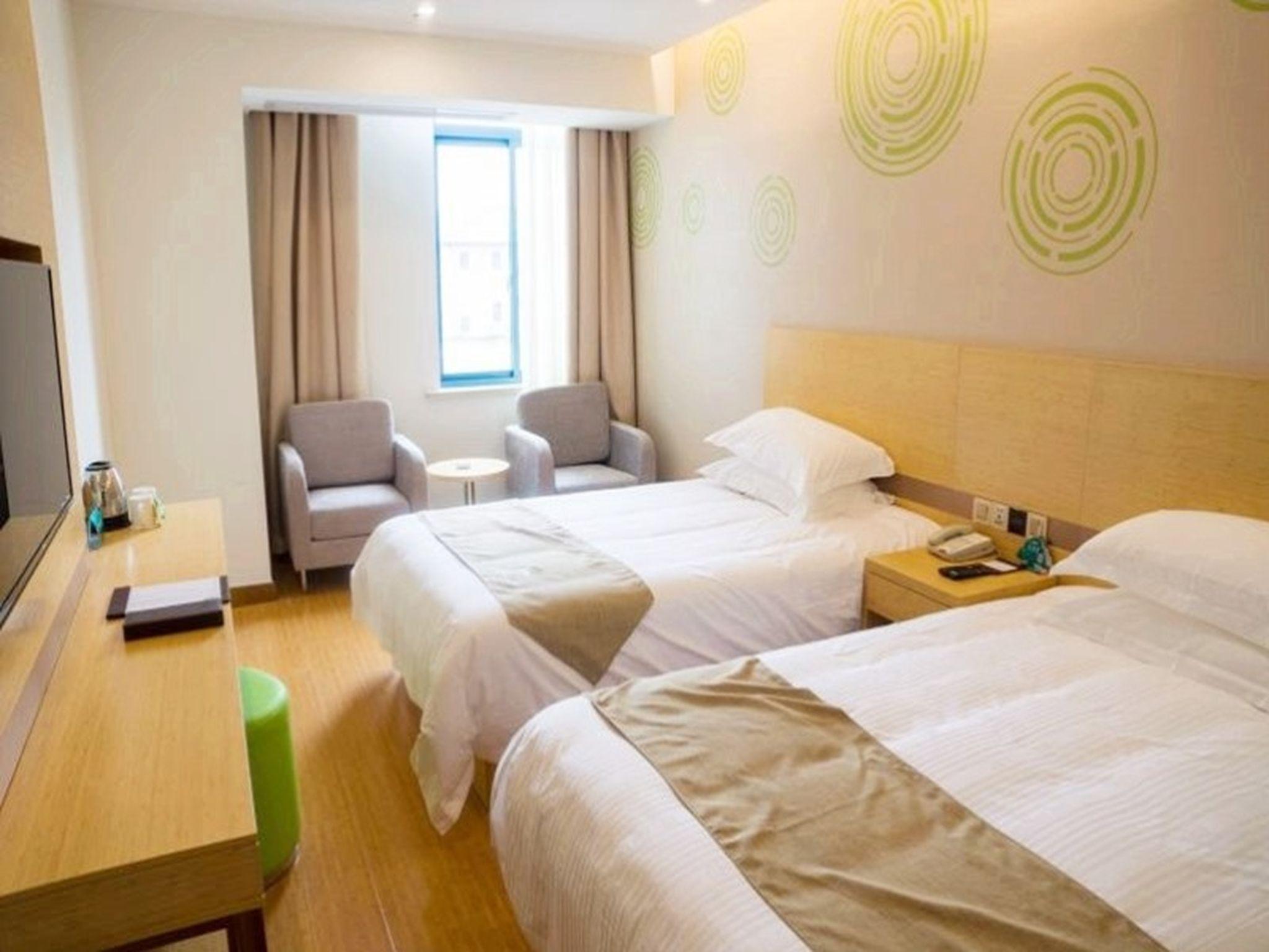 BUSINESS, TWIN BEDS