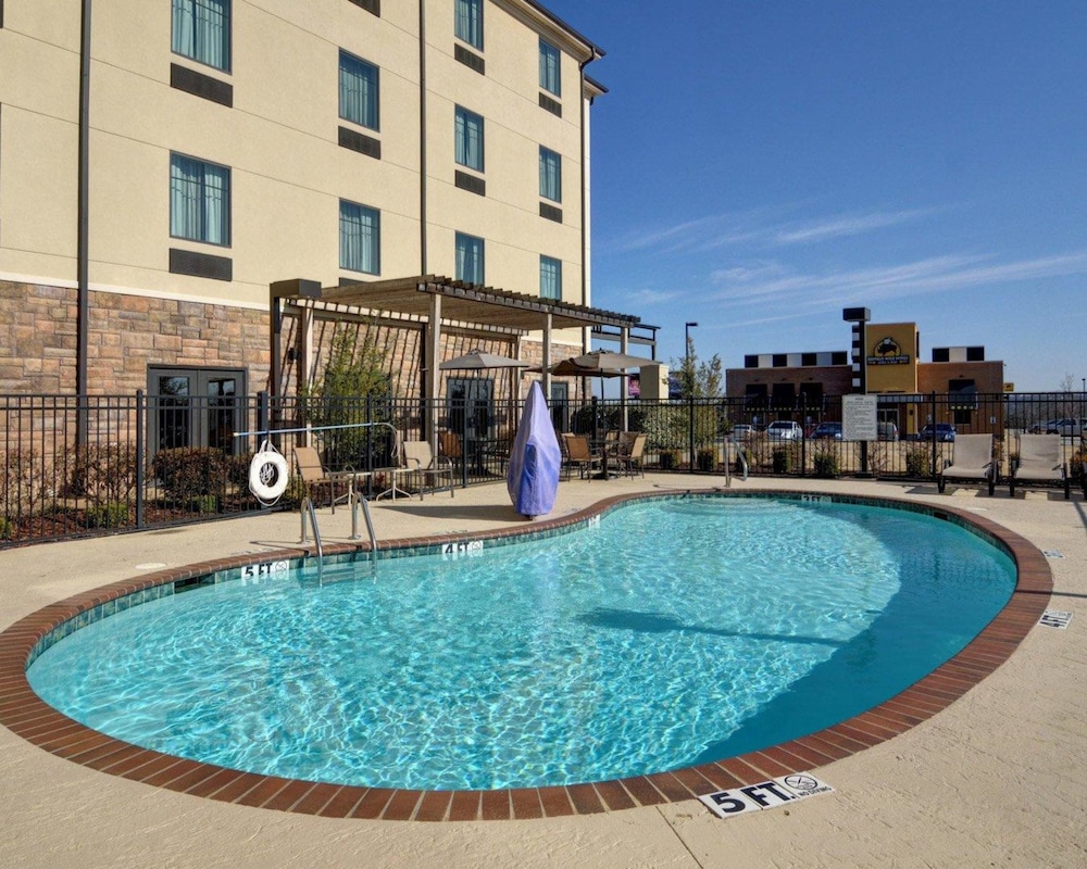 Comfort Inn and Suites Fort Smith I-540 1/47
