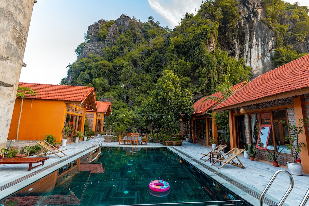 Tam Coc Mountain Bungalow 30/42