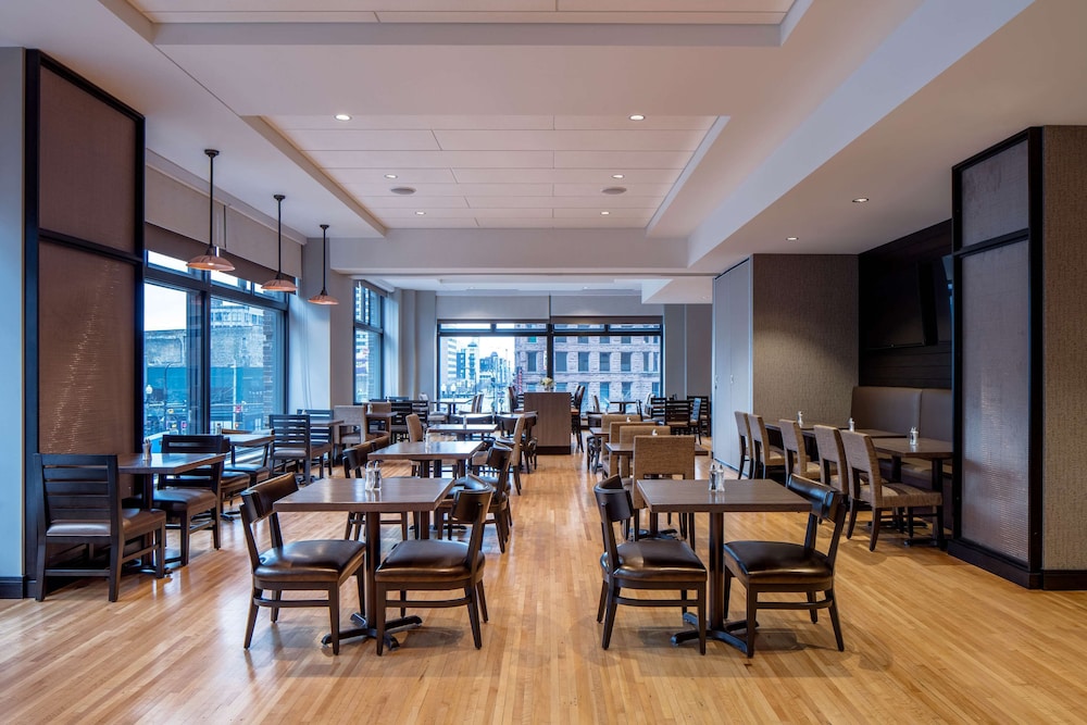 Embassy Suites By Hilton Minneapolis Downtown Hotel 47/62