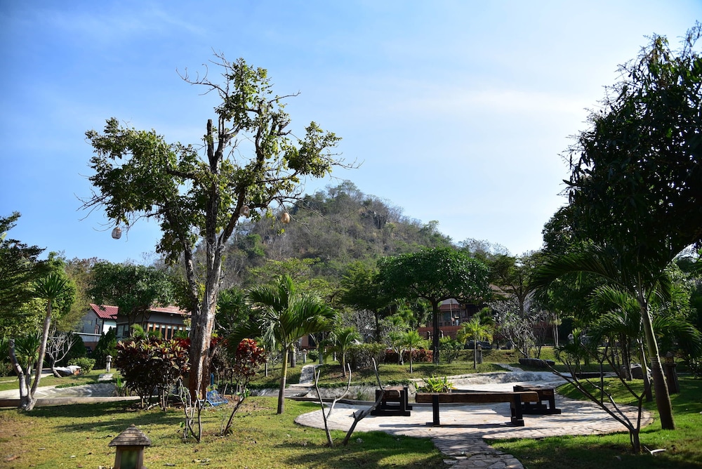 Dusit Talai Resort 82/100