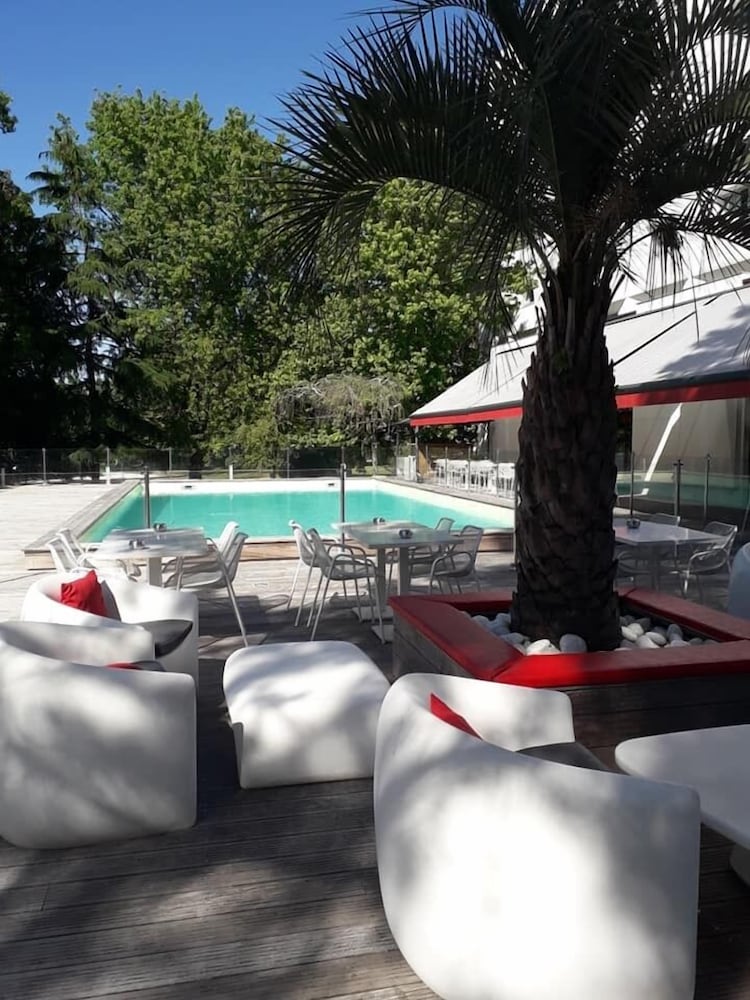 Mercure Bordeaux Lac Hotel 68/77