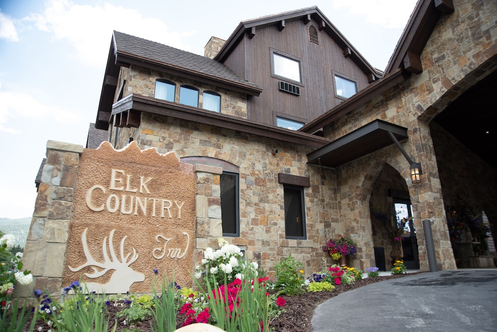 Elk Country Inn 2/68