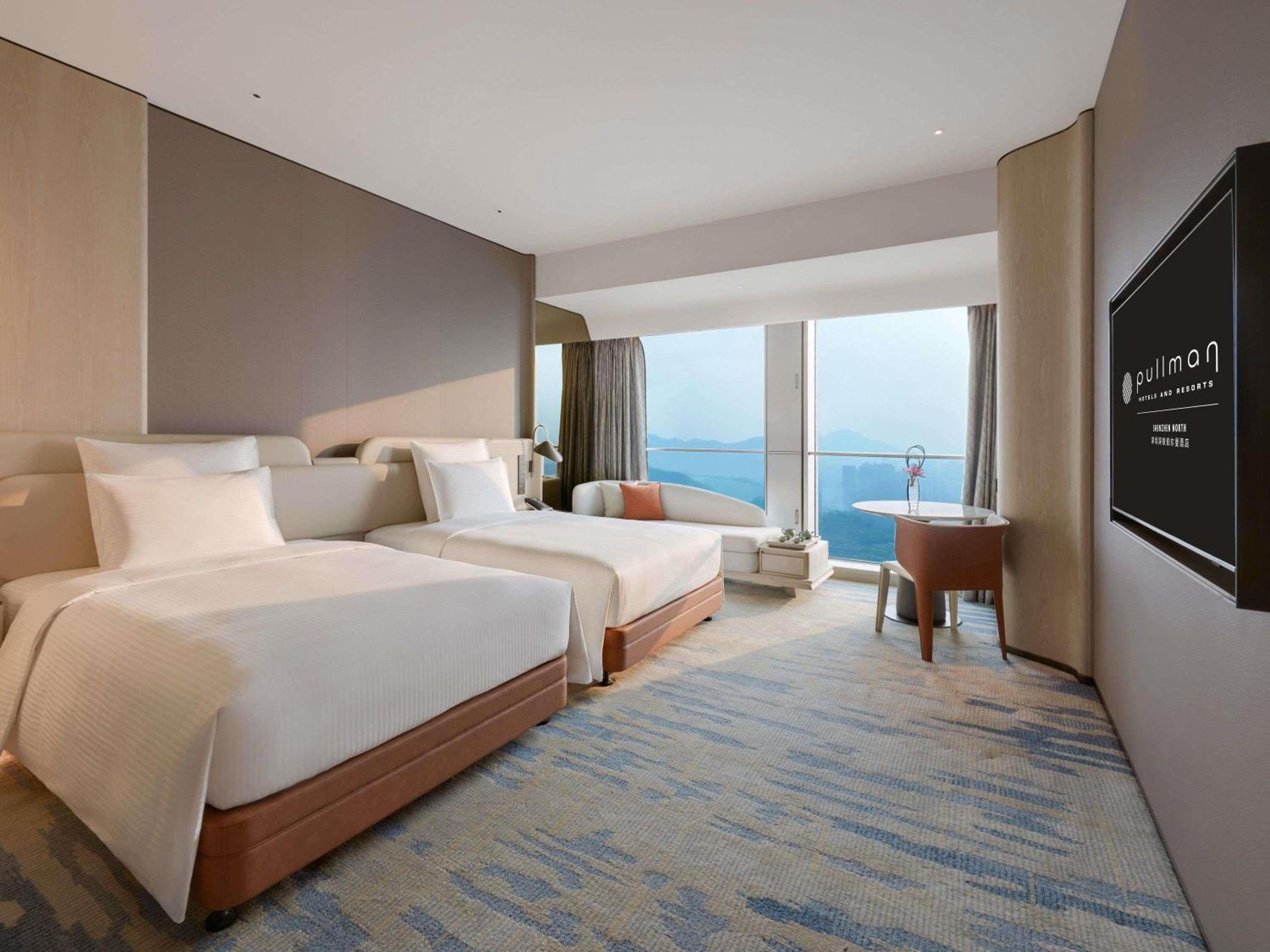 PREMIUM, DELUXE, 2 DOUBLE BEDS, SKYLINE VIEW