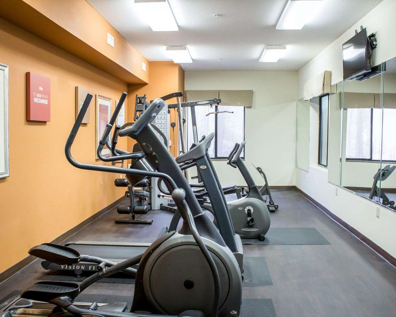 Comfort Suites Sanford, NC 20/54