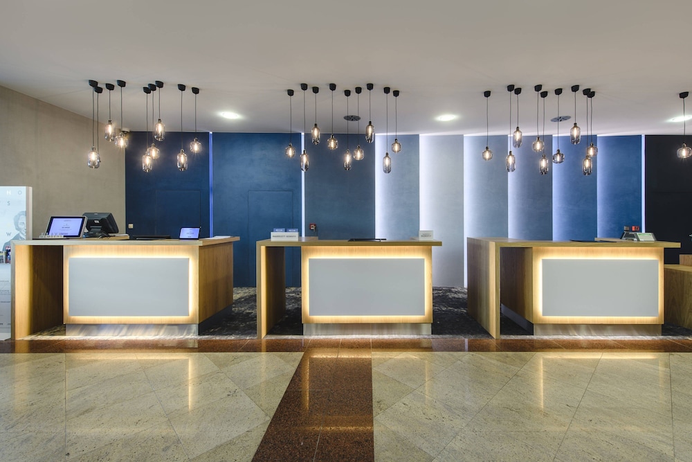 Courtyard By Marriott Warsaw Airport 6/62