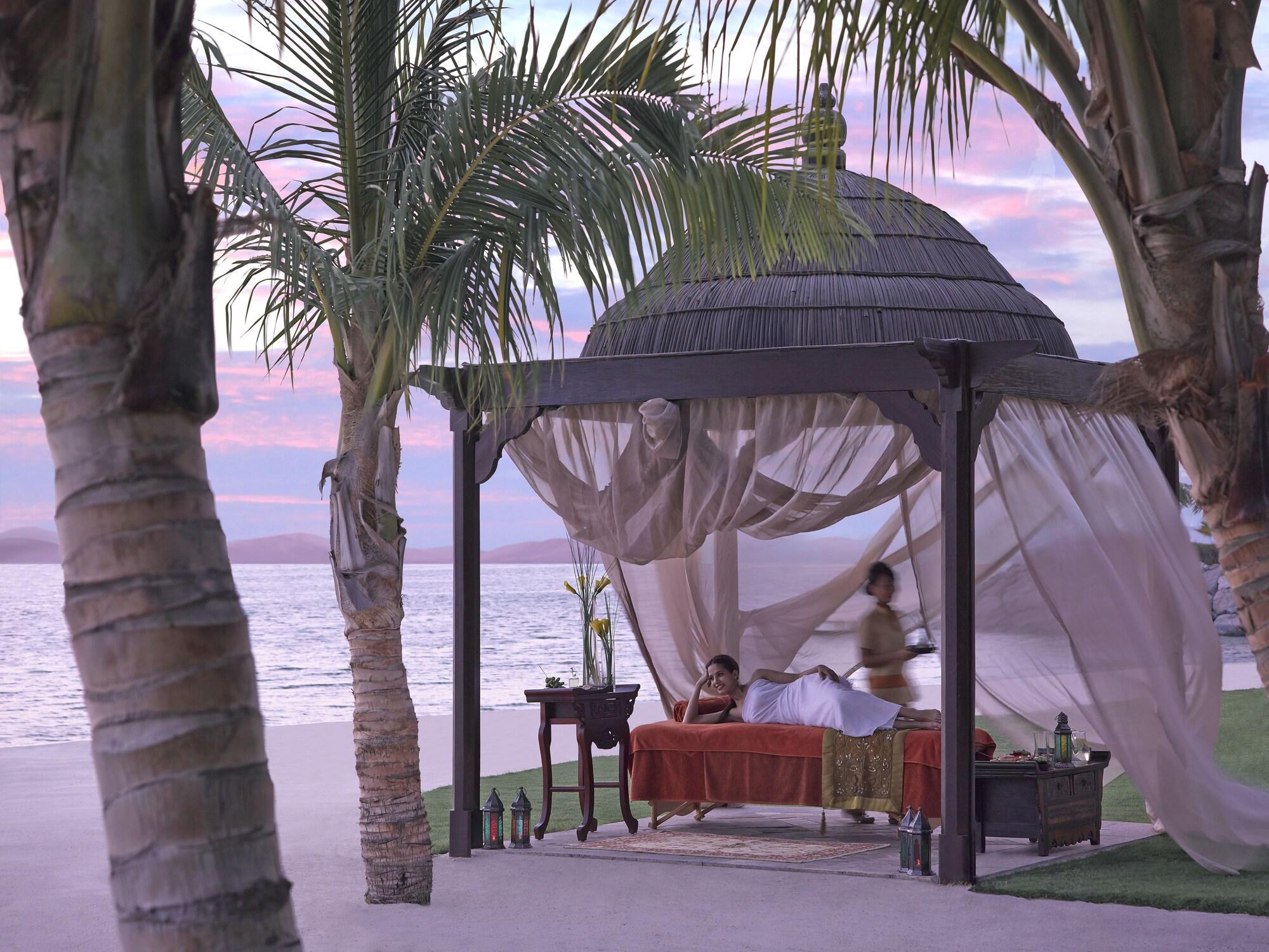 Shangri-La Residences Qaryat Al Beri 24/40