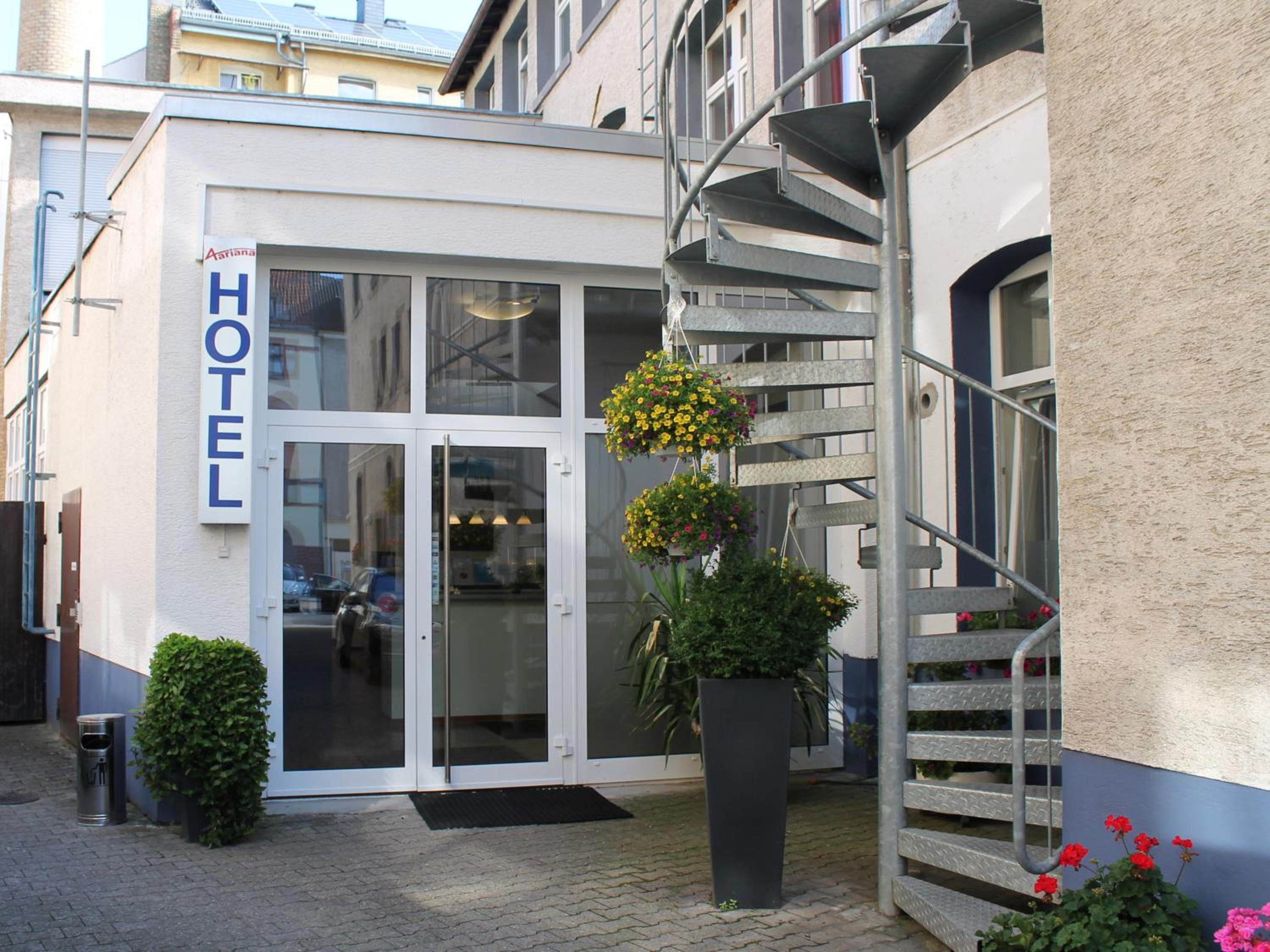 Aariana Hotel 40/43