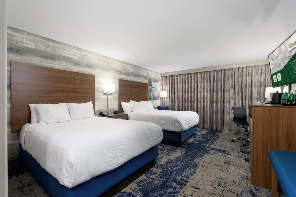 MCM Elegante Hotel and Conference Center 12/52