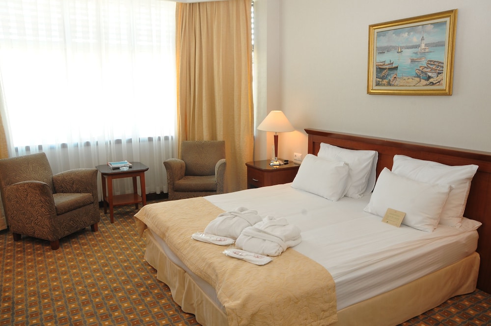 Hotel Midi 10/38