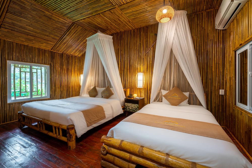 BUNGALOW, TWIN BEDS, LAKE VIEW