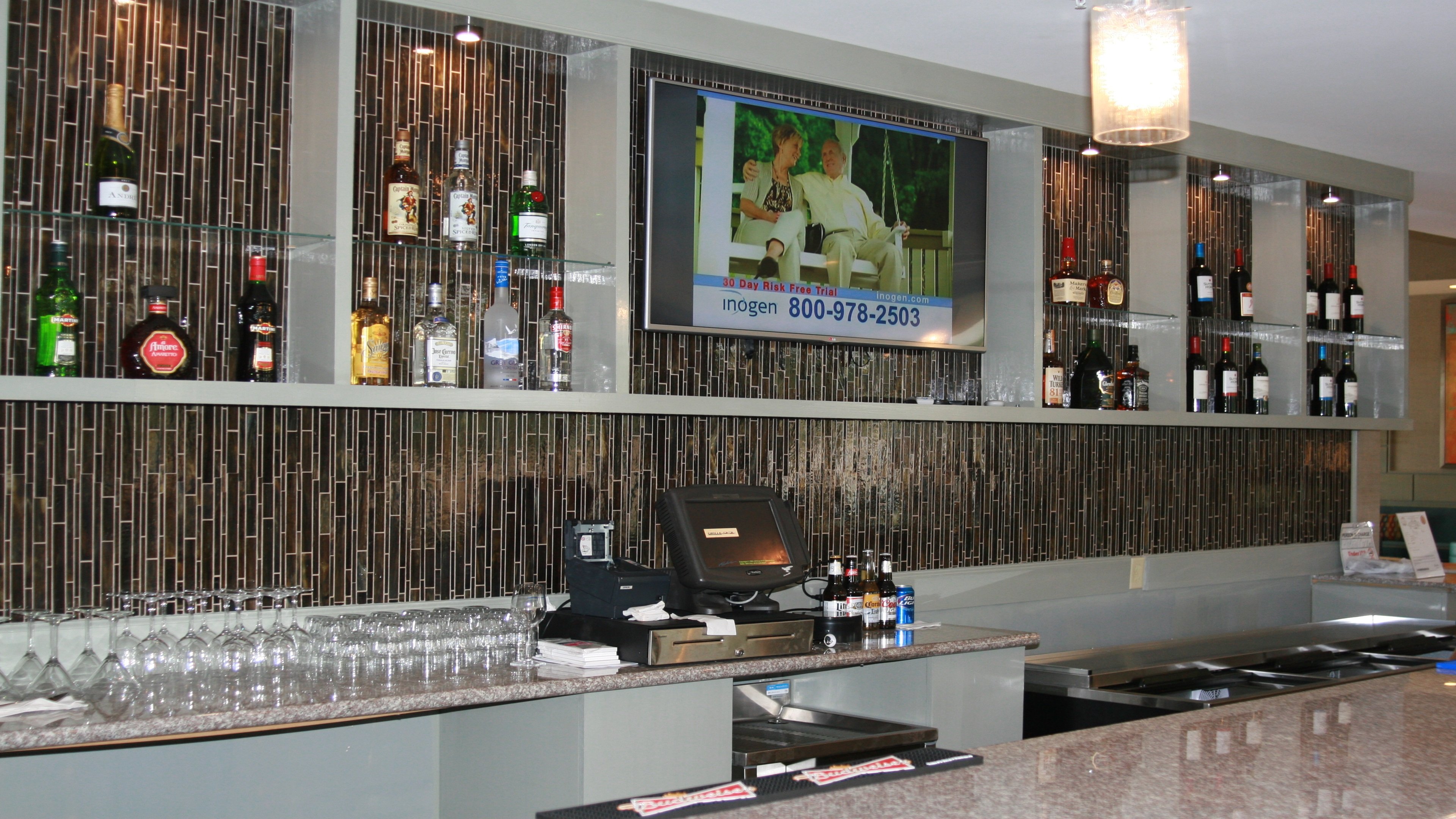 HOLIDAY INN GUIN 47/65