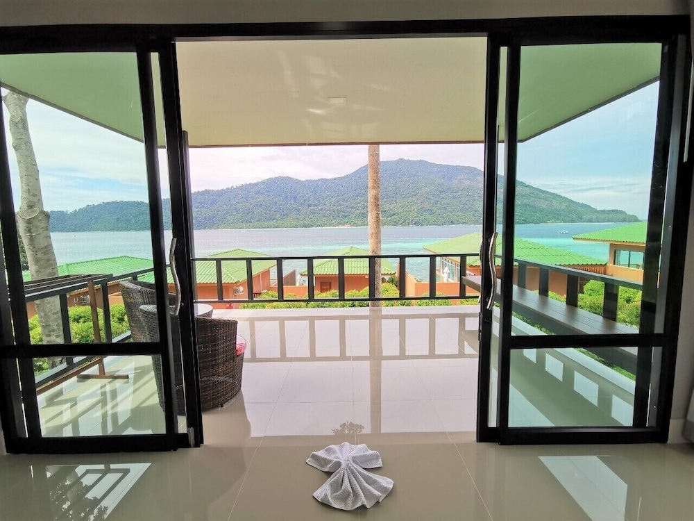 Mountain Resort Koh Lipe 45/70