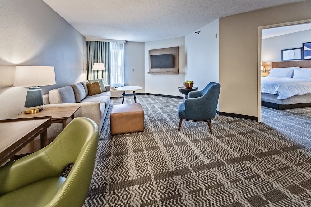 Staybridge Suites Cedar Rapids North 12/41