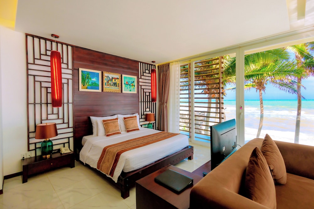SUITE, BEACH FRONT