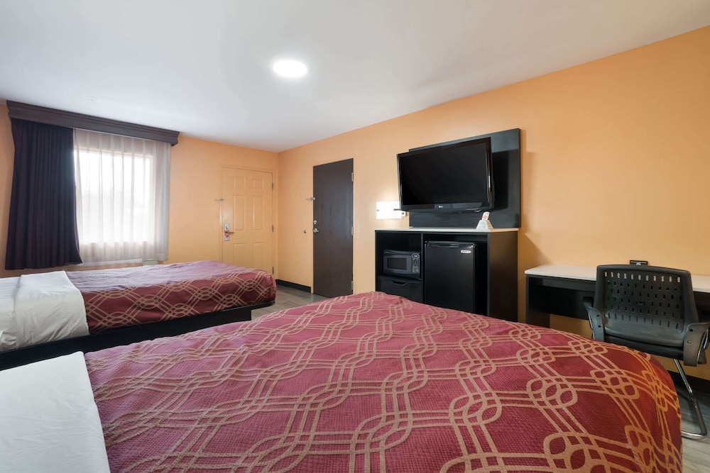 Econo Lodge Ripley 16/30