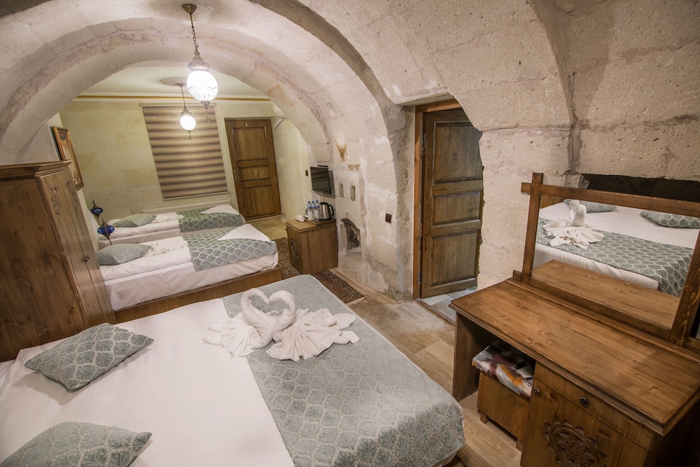 Ozbek Stone House 23/50