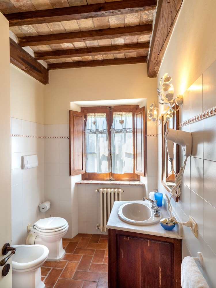 Borgo San Pietro 76/78