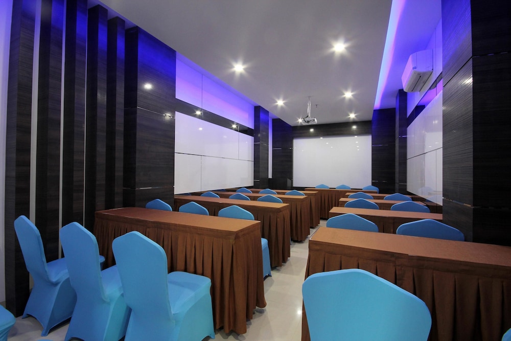 Os Hotel Airport Batam 38/43