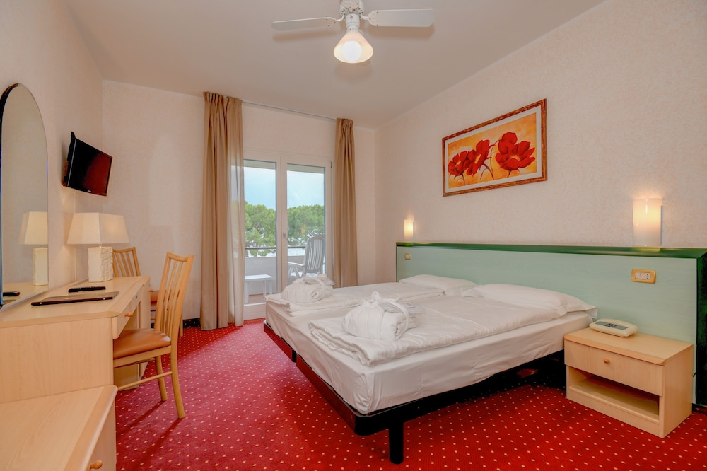 Hotel Du Lac 15/72