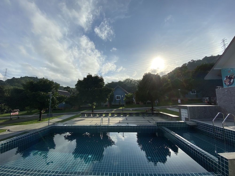 Be Leaf Resort SHA 44/65