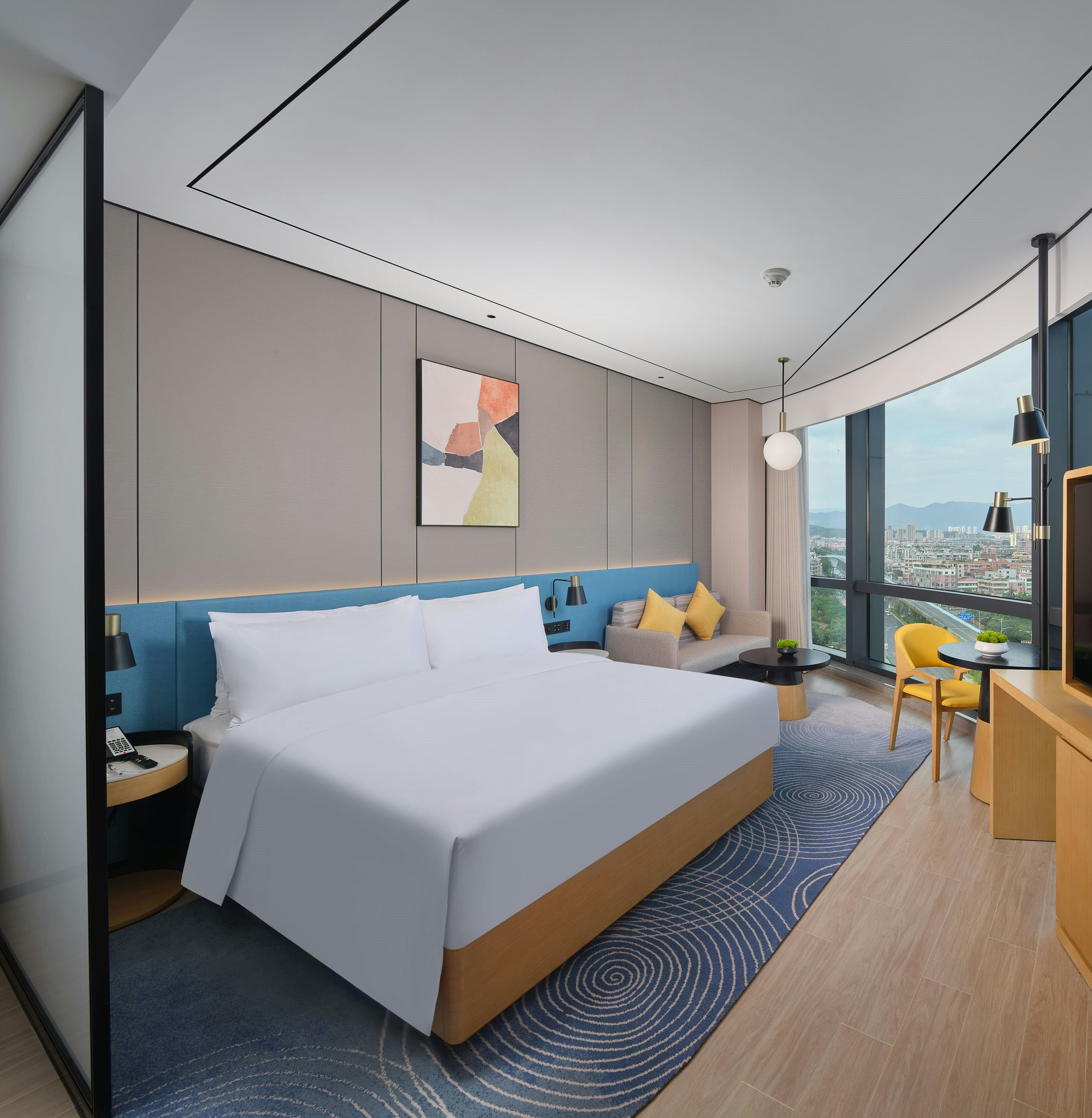 GUEST ROOM, KING BED