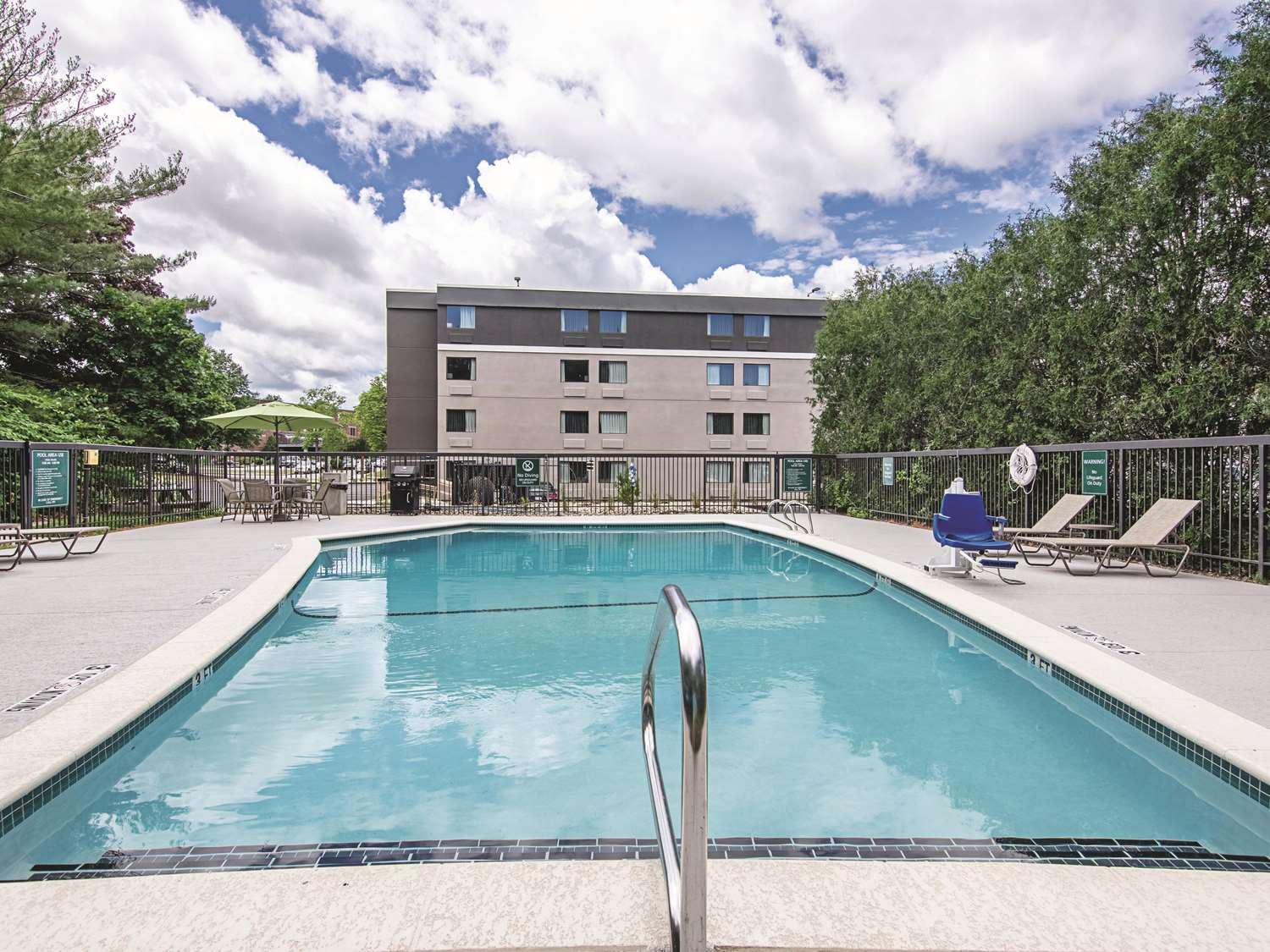 La Quinta Inn and Suites by Wyndham Portland in PORTLAND - ME