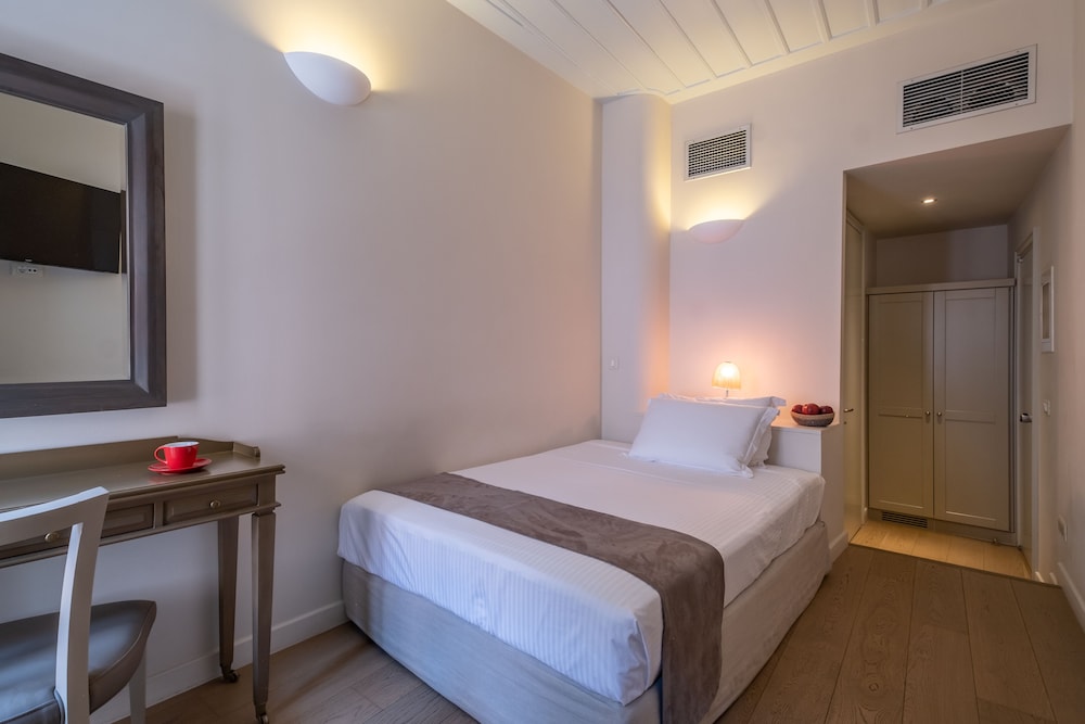 Grand Sarai Nafplio 32/75
