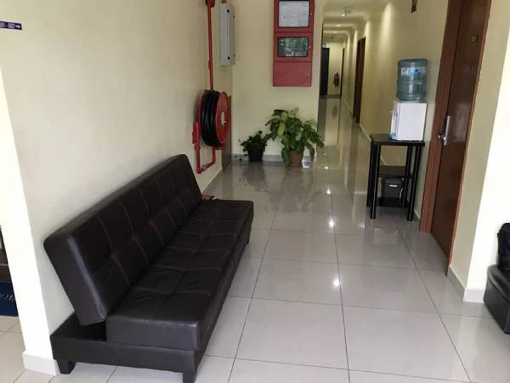 Maha Hotel 7/49