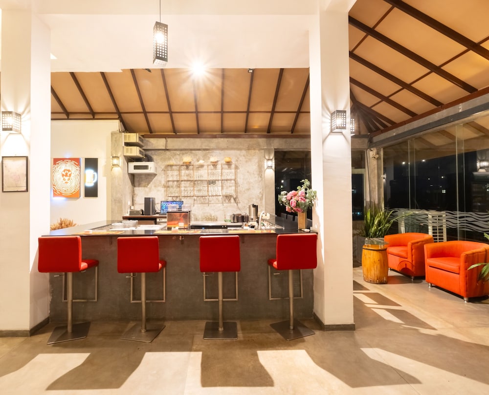 Gartons Cape Hotel 32/46